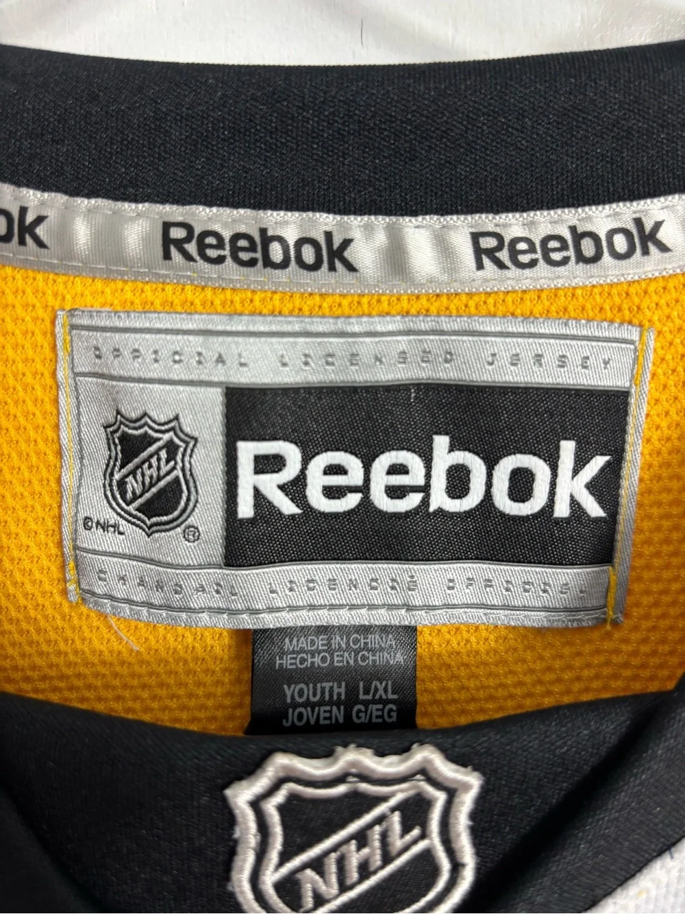 Reebok Boston Bruins Tim Thomas #30 NHL Hockey Jersey Youth L/XL Black Yellow